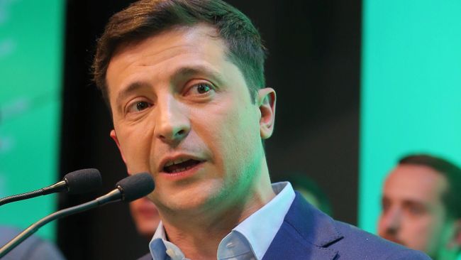 Кандидат в президенты Украины от партии Слуга народа Владимир Зеленский в собственном штабе в конгрессно-выставочном центре Парковый. 21 апреля 2019 Кандидат в президенты Украины от партии Слуга народа Владимир Зеленский в собственном штабе в конгрессно-выставочном центре Парковый. 21 апреля 2019