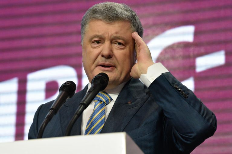 Действующий президент Украины Петр Порошенко в собственном штабе во время объявления первых итогов голосования второго тура выборов президента Украины
