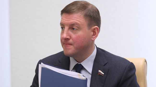 Заместитель председателя Совета Федерации РФ Андрей Турчак на заседании Совета Федерации РФ. 22 апреля 2019 Заместитель председателя Совета Федерации РФ Андрей Турчак на заседании Совета Федерации РФ. 22 апреля 2019