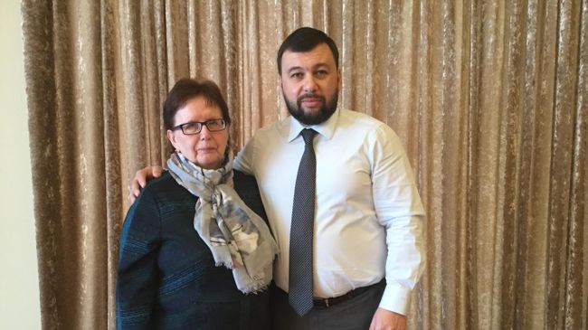 Глава ДНР Денис Пушилин встретился с матерью Андрея Стенина Глава ДНР Денис Пушилин встретился с матерью Андрея Стенина