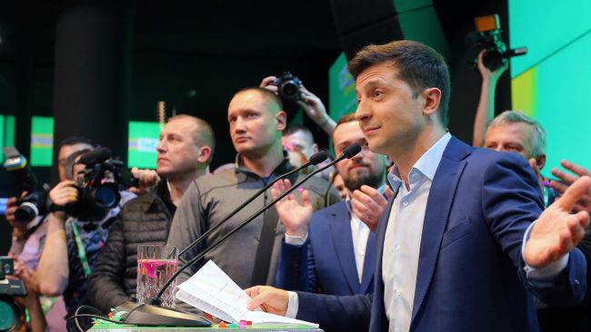 Владимир Зеленский во время объявления первых итогов голосования второго тура выборов президента Украины