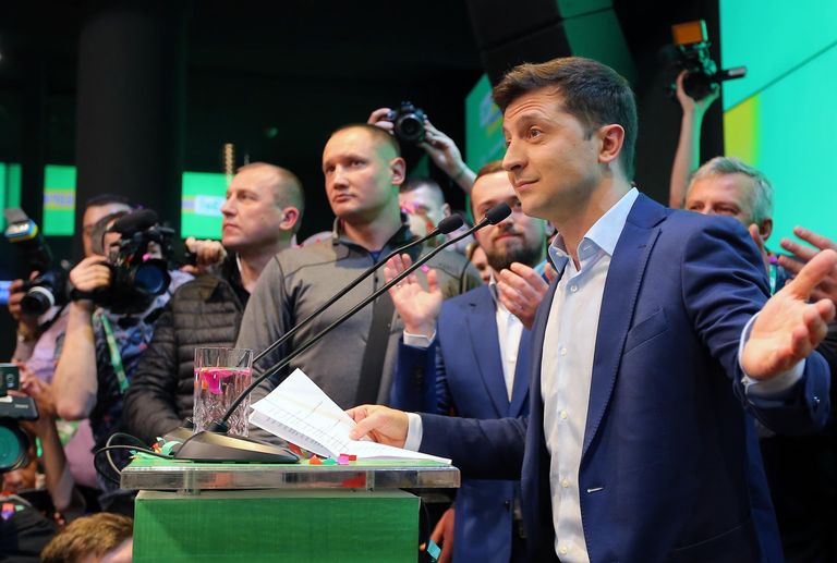 Владимир Зеленский во время объявления первых итогов голосования второго тура выборов президента Украины