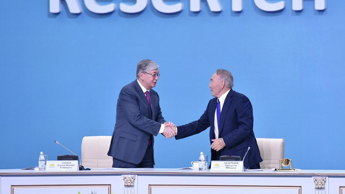 Экс-президент Казахстана Нурсултан Назарбаев и действующий президент Казахстана Касым-Жомарт Токаев - РИА Новости, 1920, 29.01.2022