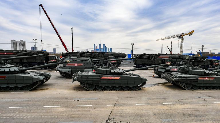 Военная техника, которую доставили в Москву с полигона Алабино для участия в параде Победы на Красной площади 9 мая Военная техника, которую доставили в Москву с полигона Алабино для участия в параде Победы на Красной площади 9 мая