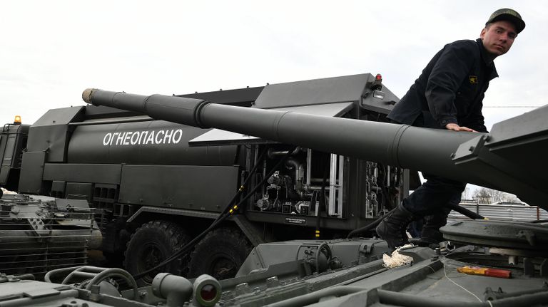 Военная техника, которую доставили в Москву с полигона Алабино для участия в параде Победы на Красной площади 9 мая Военная техника, которую доставили в Москву с полигона Алабино для участия в параде Победы на Красной площади 9 мая