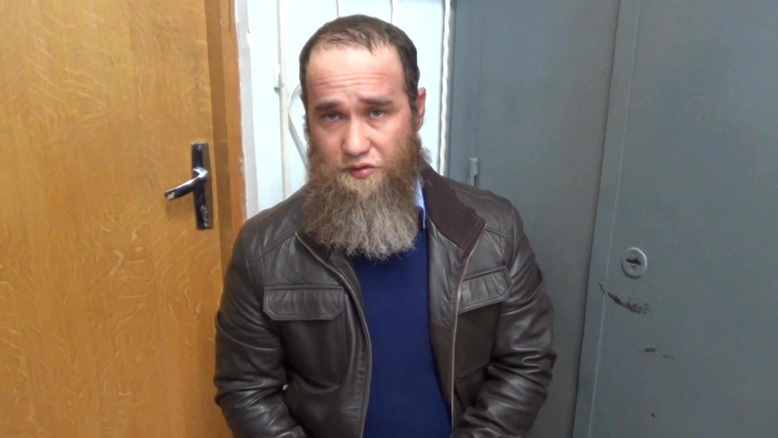 Житель Ставропольского края Тахир Бегельдиев, задержанный по подозрению в участии в вооруженном вторжении бандформирований Шамиля Басаева и Эмира Хаттаба в Республику Дагестан в 1999 году Житель Ставропольского края Тахир Бегельдиев, задержанный по подозрению в участии в вооруженном вторжении бандформирований Шамиля Басаева и Эмира Хаттаба в Республику Дагестан в 1999 году - РИА Новости, 1920, 05.03.2021
