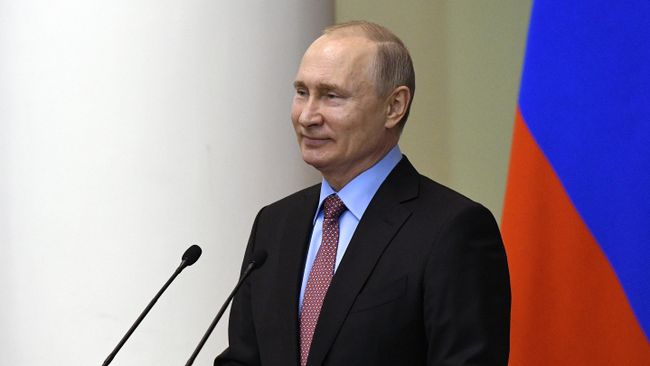 Президент РФ Владимир Путин выступает на встрече с членами Совета законодателей в Таврическом дворце Санкт-Петербурга. 24 апреля 2019 Президент РФ Владимир Путин выступает на встрече с членами Совета законодателей в Таврическом дворце Санкт-Петербурга. 24 апреля 2019