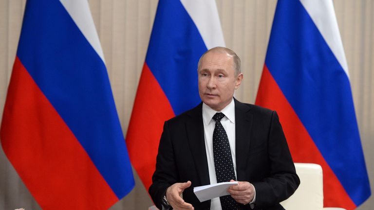 Президент РФ Владимир Путин во время встречи с председателем Госсовета Корейской Народно-Демократической Республики Ким Чен Ыном Президент РФ Владимир Путин во время встречи с председателем Госсовета Корейской Народно-Демократической Республики Ким Чен Ыном