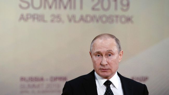 Владимир Путин на пресс-конференции по итогам российско-корейских переговоров с председателем Госсовета Корейской Народно-Демократической Республики Ким Чен Ыном. 25 апреля 2019 Владимир Путин на пресс-конференции по итогам российско-корейских переговоров с председателем Госсовета Корейской Народно-Демократической Республики Ким Чен Ыном. 25 апреля 2019