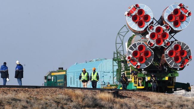 Транспортировка ракеты-носителя Союз-ФГ Транспортировка ракеты-носителя Союз-ФГ