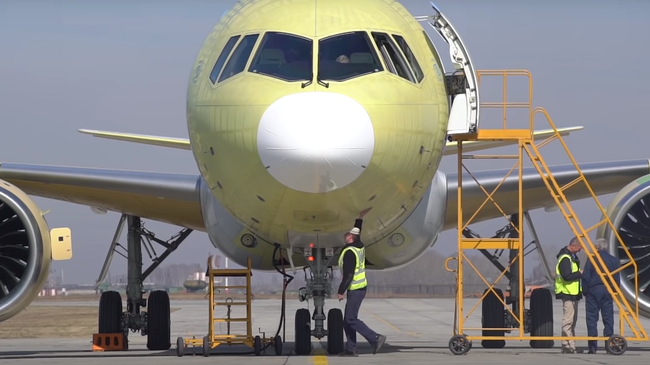 Опубликовано видео полета опытного образца лайнера МС-21-300 Опубликовано видео полета опытного образца лайнера МС-21-300