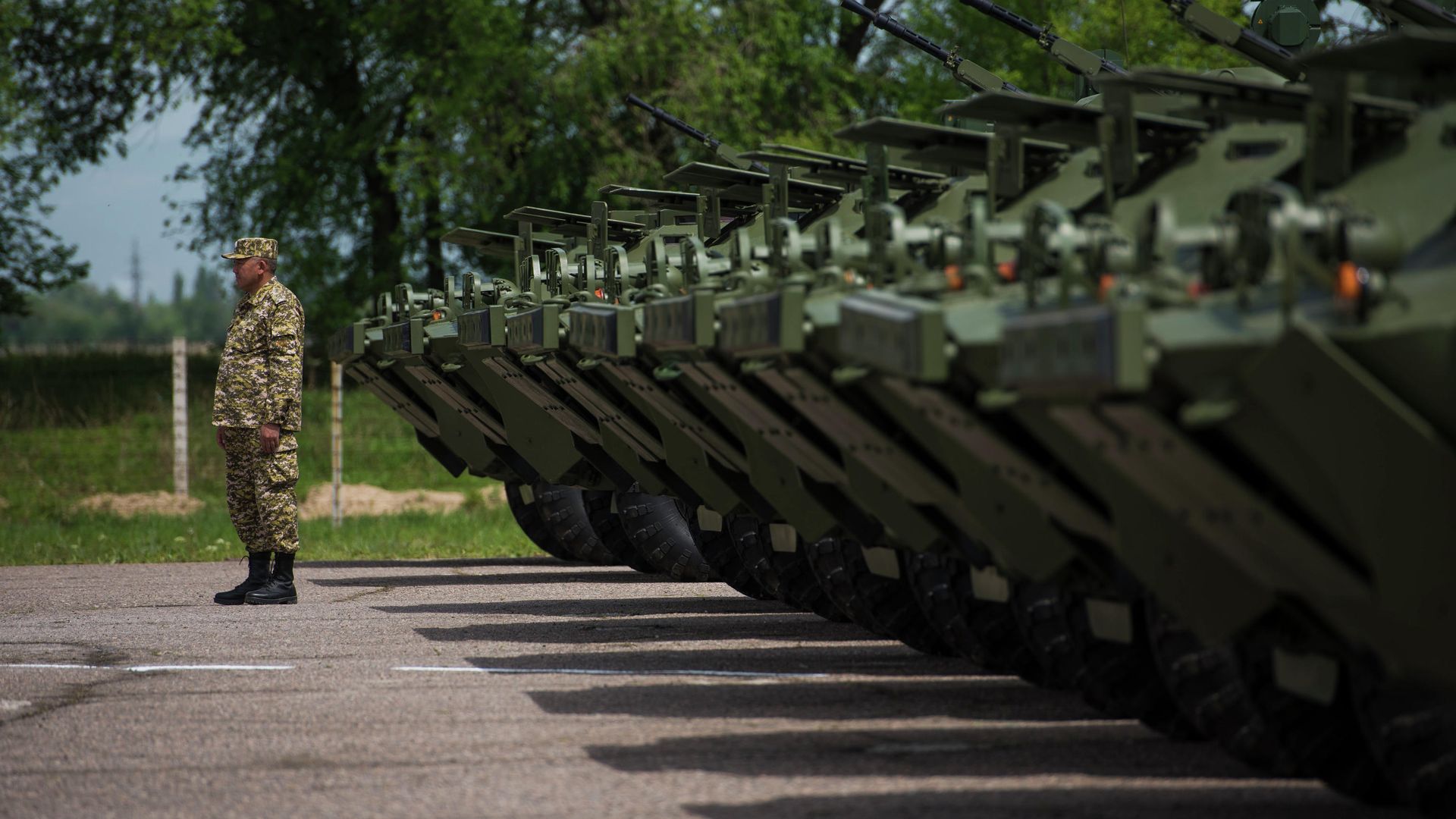 Бронированные разведывательно-дозорные машины (БРДМ-2), переданные Киргизии, на территории авиабазы Кант Бронированные разведывательно-дозорные машины (БРДМ-2), переданные Киргизии, на территории авиабазы Кант - РИА Новости, 1920, 12.10.2023