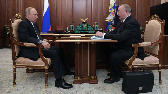 Владимир Путин и председатель правления и президент ПАО Транснефть Николай Токарев во время встречи. 30 апреля 2019 Владимир Путин и председатель правления и президент ПАО Транснефть Николай Токарев во время встречи. 30 апреля 2019