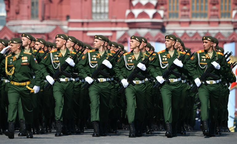 Военнослужащие парадных расчетов на генеральной репетиции военного парада на Красной площади, посвящённого 74-й годовщине Победы в Великой Отечественной войне