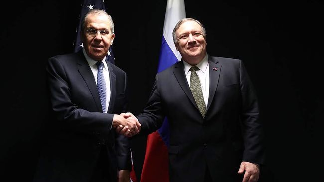 Министр иностранных дел России Сергей Лавров и госсекретарь США Майк Помпео во время встречи в Рованиеми, Финляндия Министр иностранных дел России Сергей Лавров и госсекретарь США Майк Помпео во время встречи в Рованиеми, Финляндия