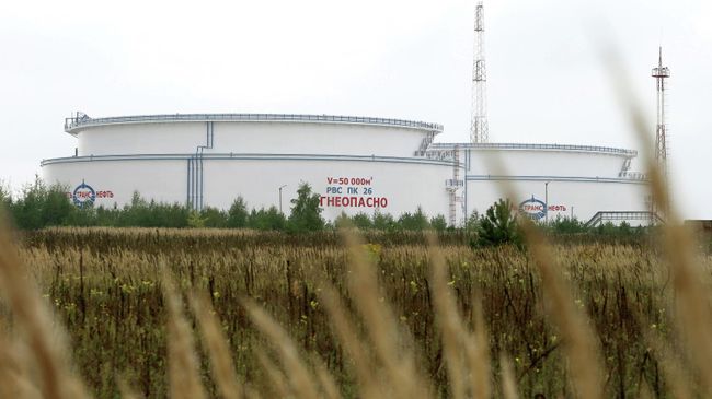 Емкости для хранения нефти нефтепровода Дружба 
