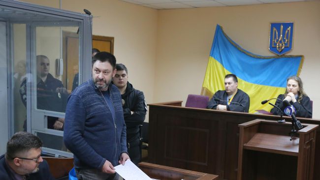 Руководитель портала РИА Новости Украина Кирилл Вышинский выступает в Подольском районном суде Киева Руководитель портала РИА Новости Украина Кирилл Вышинский выступает в Подольском районном суде Киева