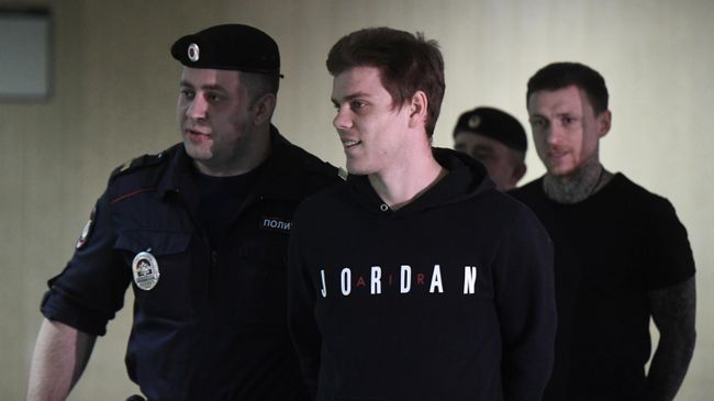 Футболисты Александр Кокорин и Павел Мамаев в суде Футболисты Александр Кокорин и Павел Мамаев в суде