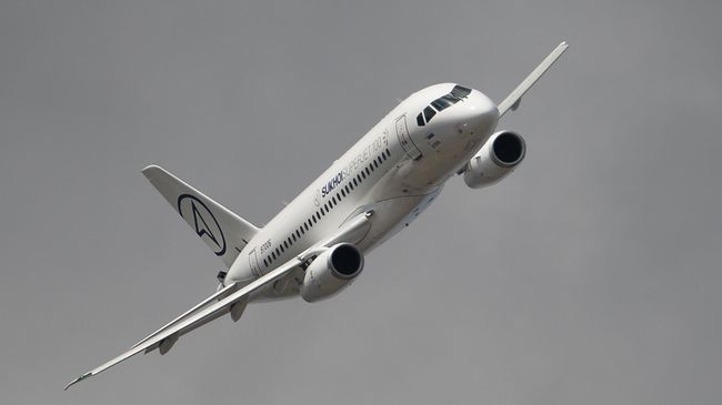 Самолет Sukhoi Superjet 100 Самолет Sukhoi Superjet 100