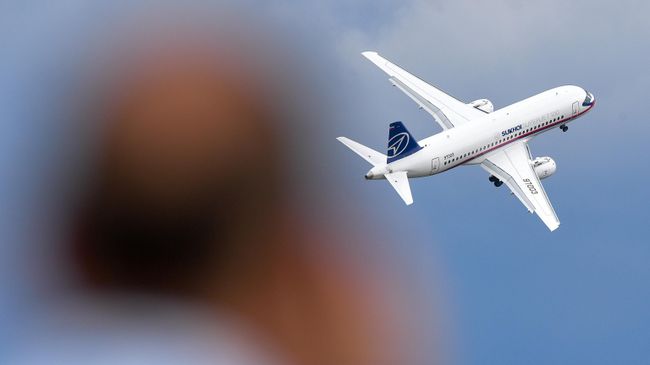 Самолет Sukhoi Superjet 100 