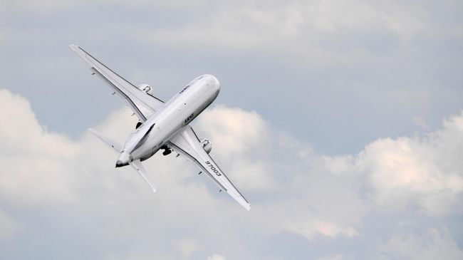 Самолет Sukhoi Superjet 100 Самолет Sukhoi Superjet 100