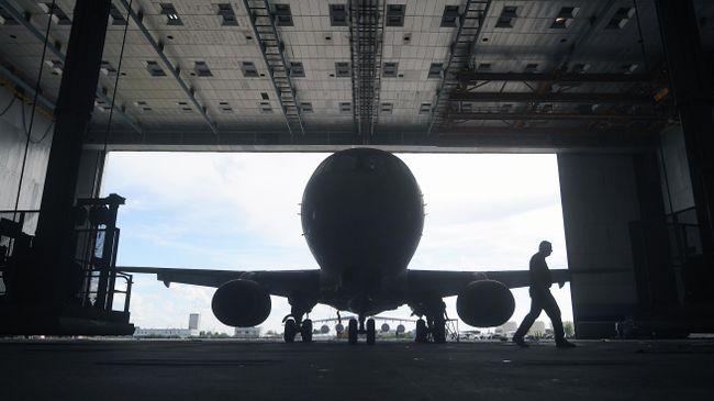 Самолет Sukhoi Superjet 100 Самолет Sukhoi Superjet 100