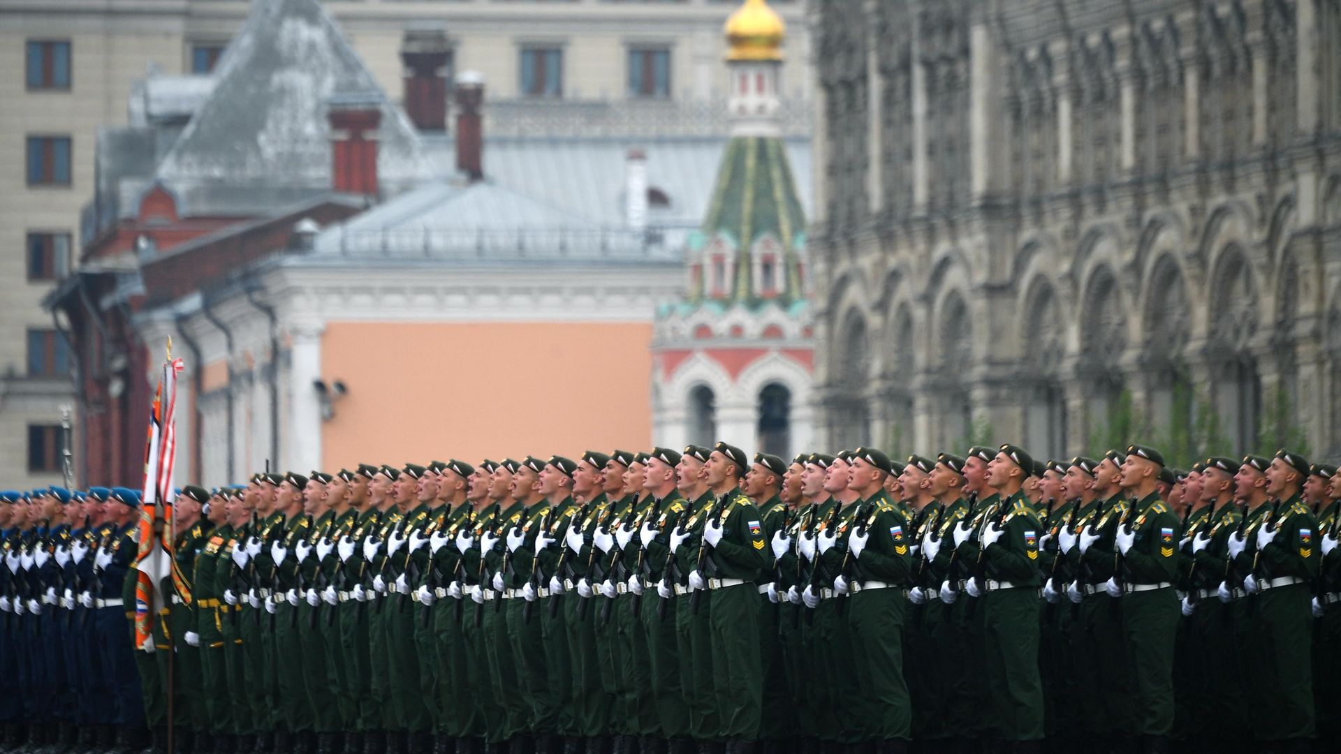 Военнослужащие на военном параде на Красной площади Военнослужащие на военном параде на Красной площади - РИА Новости, 1920, 09.05.2026