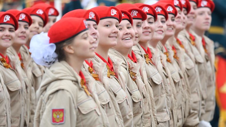 Парадный расчет Всероссийского детско-юношеского военно-патриотического общественного движения Юнармия на военном параде на Красной площади, посвящённом 74-й годовщине Победы в Великой Отечественной войне Парадный расчет Всероссийского детско-юношеского военно-патриотического общественного движения Юнармия на военном параде на Красной площади, посвящённом 74-й годовщине Победы в Великой Отечественной войне