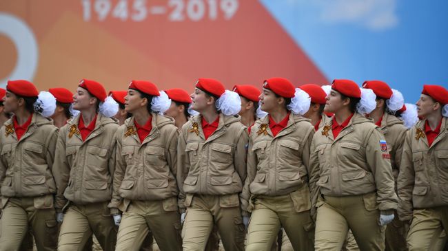 Парадный расчет Всероссийского детско-юношеского военно-патриотического общественного движения Юнармия Парадный расчет Всероссийского детско-юношеского военно-патриотического общественного движения Юнармия