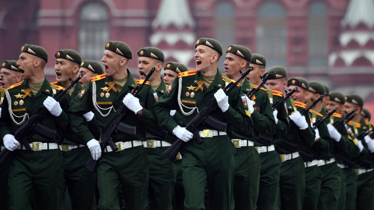 Курсанты военной академии материально-технического обеспечения имени генерала армии А. В. Хрулёва на военном параде на Красной площади, посвящённом 74-й годовщине Победы в Великой Отечественной войне Курсанты военной академии материально-технического обеспечения имени генерала армии А. В. Хрулёва на военном параде на Красной площади, посвящённом 74-й годовщине Победы в Великой Отечественной войне