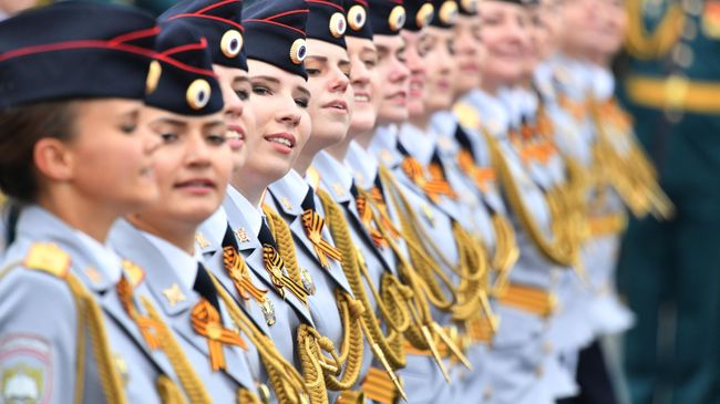 Курсанты Московского университета Министерства внутренних дел РФ имени В. Я. Кикотя на военном параде на Красной площади, посвящённом 74-й годовщине Победы в Великой Отечественной войне Курсанты Московского университета Министерства внутренних дел РФ имени В. Я. Кикотя на военном параде на Красной площади, посвящённом 74-й годовщине Победы в Великой Отечественной войне