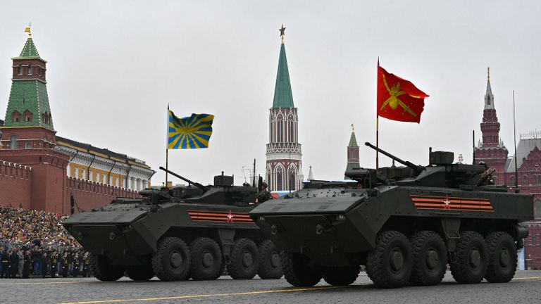 Бронетранспортер Бумеранг с боевым модулем К-16 на военном параде на Красной площади, посвящённом 74-й годовщине Победы в Великой Отечественной войне Бронетранспортер Бумеранг с боевым модулем К-16 на военном параде на Красной площади, посвящённом 74-й годовщине Победы в Великой Отечественной войне