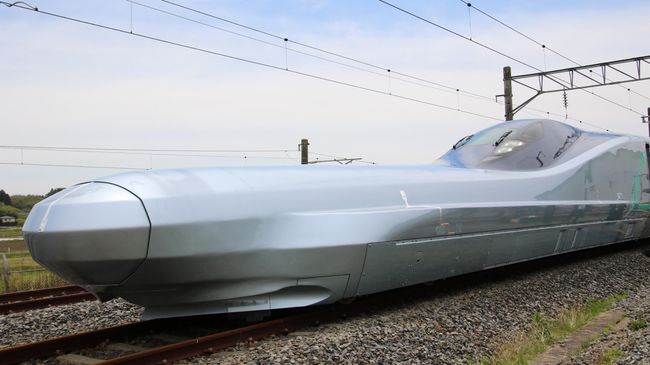 Новый испытательный сверхскоростной пассажирский экспресс ALFA-X Новый испытательный сверхскоростной пассажирский экспресс ALFA-X