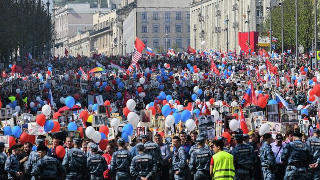 Участники акции Бессмертный полк в Москве Участники акции Бессмертный полк в Москве