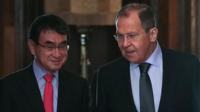 Министр иностранных дел России Сергей Лавров и министр иностранных дел Японии Таро Коно Министр иностранных дел России Сергей Лавров и министр иностранных дел Японии Таро Коно