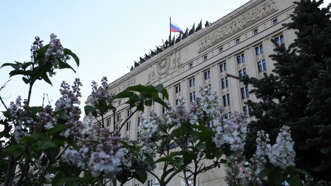 Здание министерства обороны РФ на Фрунзенской набережной в Москве Здание министерства обороны РФ на Фрунзенской набережной в Москве