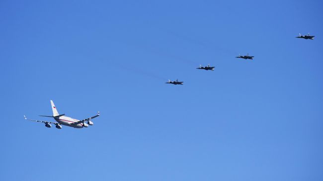 Су-57 сопровождают самолет В. Путина Су-57 сопровождают самолет В. Путина