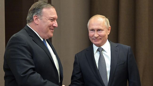 Президент РФ В. Путин встретился в Сочи с госсекретарем США М. Помпео и главой МИД РФ С. Лавровым