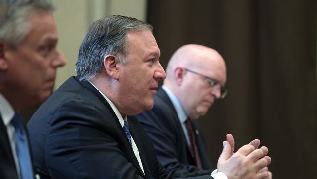 Президент РФ В. Путин встретился в Сочи с госсекретарем США М. Помпео и главой МИД РФ С. Лавровым Президент РФ В. Путин встретился в Сочи с госсекретарем США М. Помпео и главой МИД РФ С. Лавровым