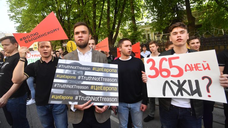 Акция в поддержку Кирилла Вышинского у здания посольства Украины в Москве. 15 мая 2019 Акция в поддержку Кирилла Вышинского у здания посольства Украины в Москве. 15 мая 2019