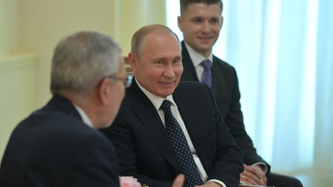 Владимир Путин и федеральный президент Австрийской Республики Александр Ван дер Беллен во время встречи. 15 мая 2019 Владимир Путин и федеральный президент Австрийской Республики Александр Ван дер Беллен во время встречи. 15 мая 2019