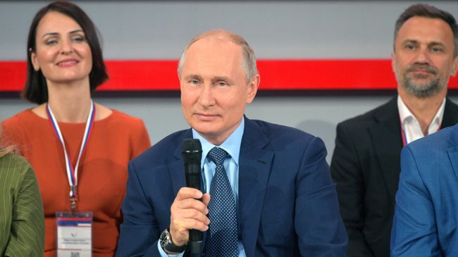 Президент РФ В. Путин посетил медиафорум ОНФ Правда и справедливость