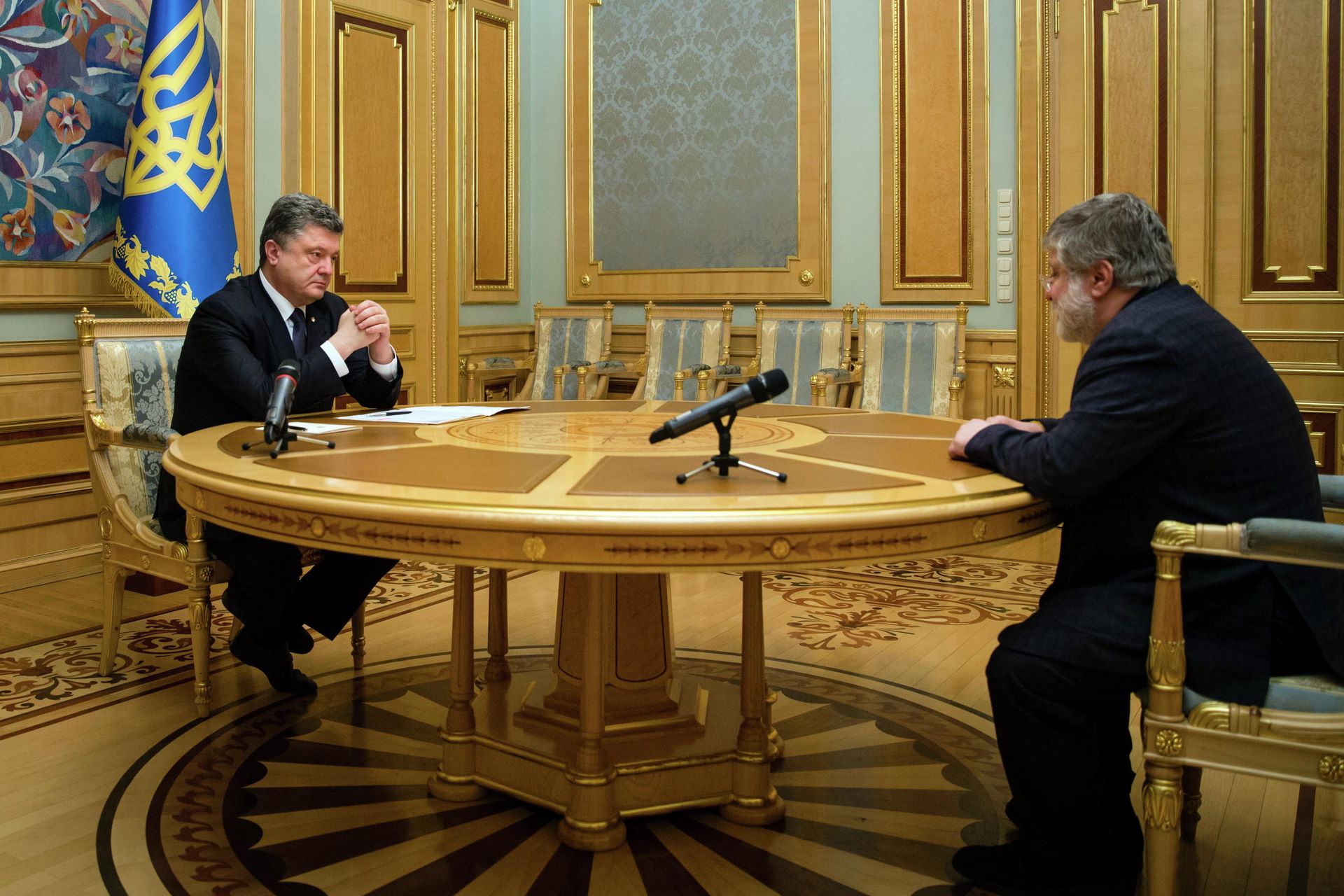 Президент Украины Петр Порошенко и бизнесмен Игорь Коломойский в Киеве. 25 марта 2015 Президент Украины Петр Порошенко и бизнесмен Игорь Коломойский в Киеве. 25 марта 2015 - РИА Новости, 1920, 25.07.2022