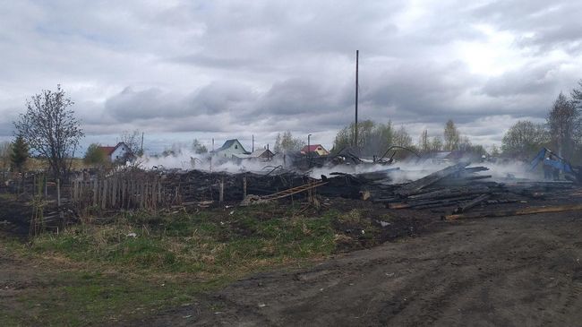 Последствия пожара двухэтажном доме на острове Кего в городе Архангельске. 17 мая 2019 Последствия пожара двухэтажном доме на острове Кего в городе Архангельске. 17 мая 2019
