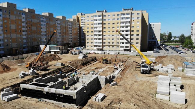 В Твери строят два новых детских сада на 250 мест
