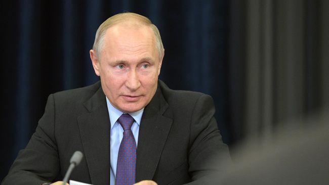 Президент РФ Владимир Путин во время встречи с получателями мегагрантов на проведение научных исследований и с молодыми учеными в Сочи