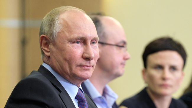 Президент РФ Владимир Путин во время встречи с получателями мегагрантов на проведение научных исследований и с молодыми учеными в Сочи
