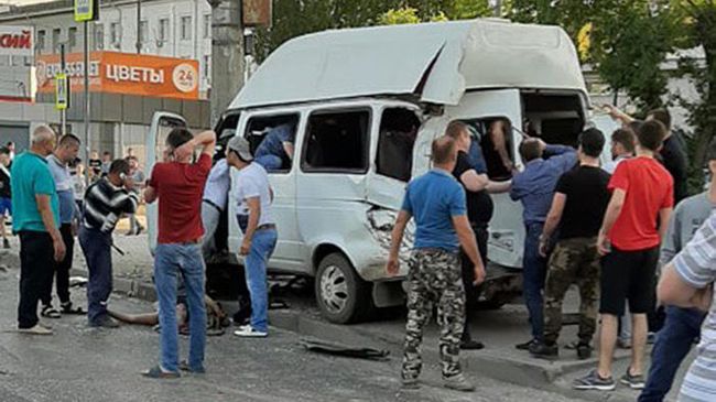 На месте ДТП с участием маршрутного такси в Волгограде. 17 мая 2019 На месте ДТП с участием маршрутного такси в Волгограде. 17 мая 2019