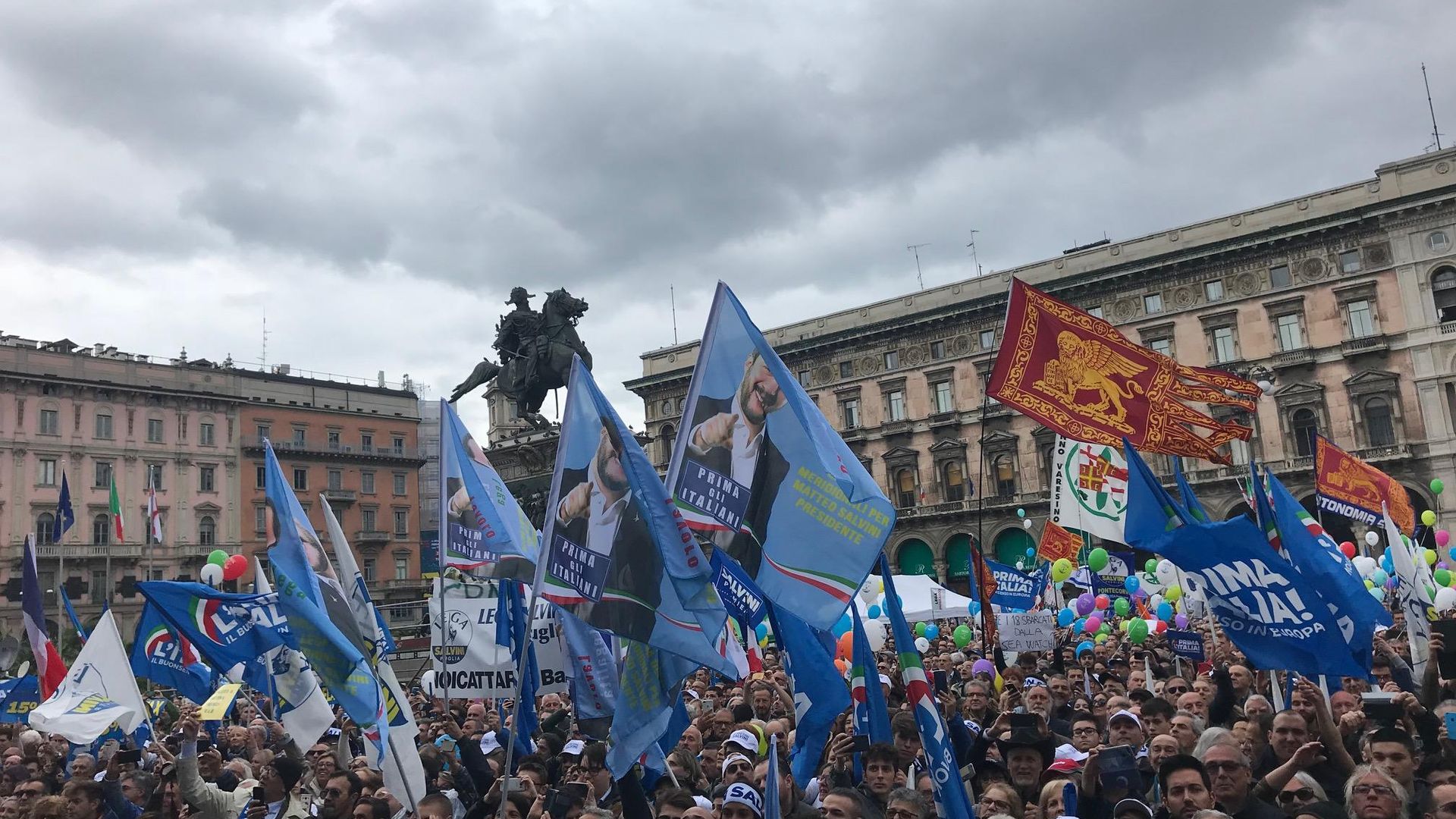 Участники и сторонники партии Лига во время акции протеста в Милане, Италия Участники и сторонники партии Лига во время акции протеста в Милане, Италия - РИА Новости, 1920, 04.10.2023