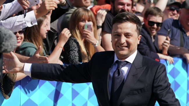 Избранный президент Украины Владимир Зеленский перед церемонией инаугурации в Киеве. 20 мая 2019 Избранный президент Украины Владимир Зеленский перед церемонией инаугурации в Киеве. 20 мая 2019